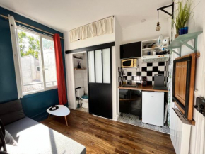 Nice little Apartment center Paris